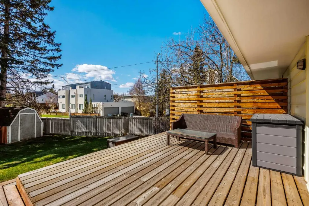 3003 25 Street SW Calgary AB T3E 1Y2