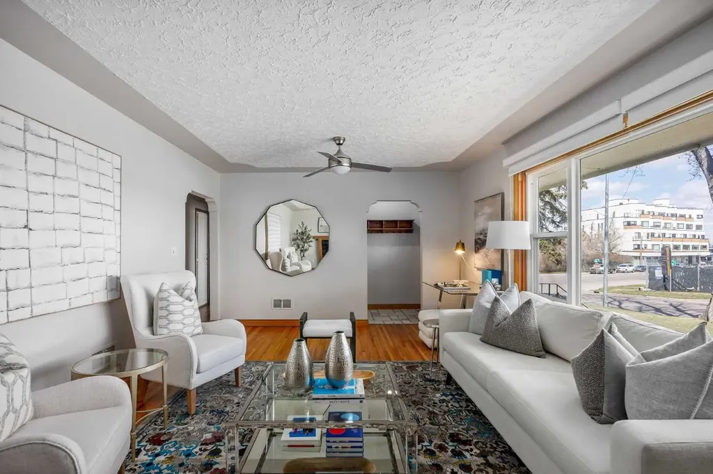 3003 25 Street SW Calgary AB T3E 1Y2