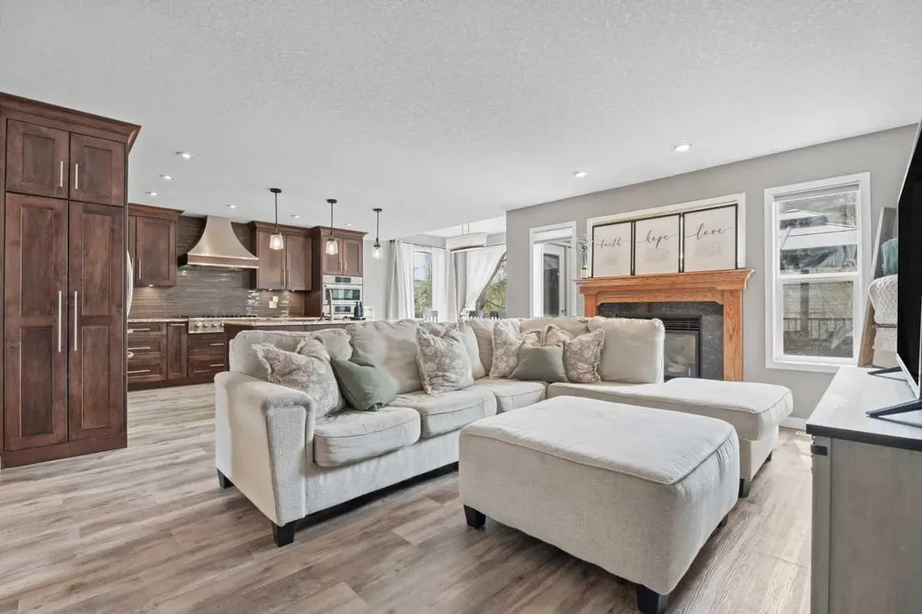 31 Brightondale Close SE Calgary AB T2Z 4M6