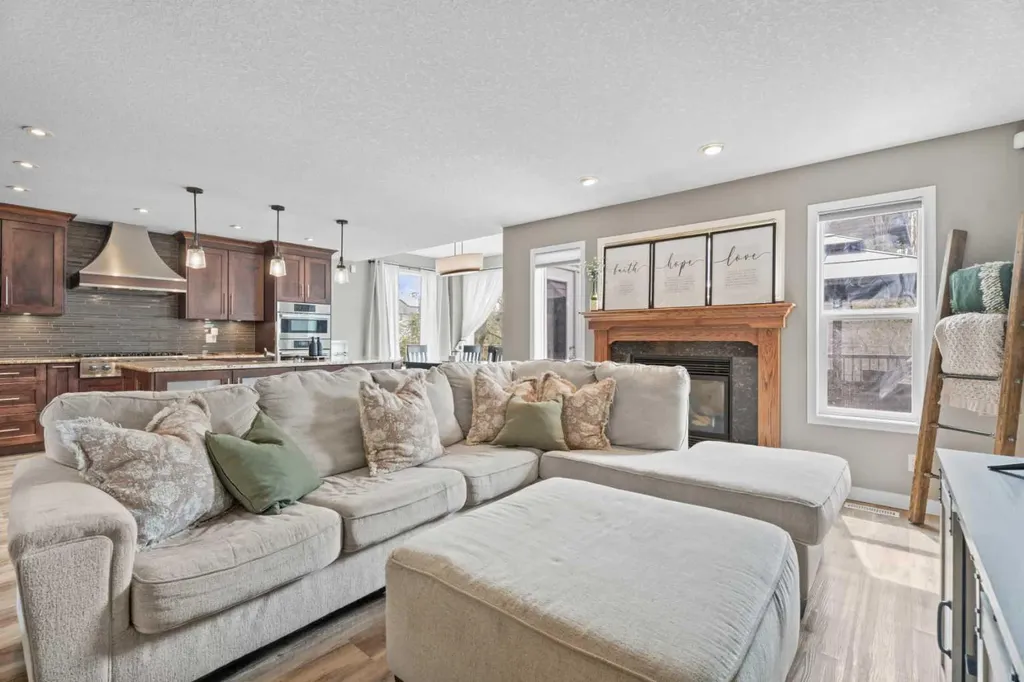 31 Brightondale Close SE Calgary AB T2Z 4M6