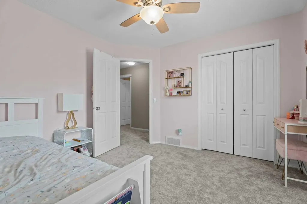 31 Brightondale Close SE Calgary AB T2Z 4M6