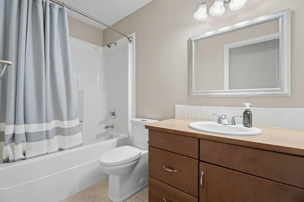 31 Brightondale Close SE Calgary AB T2Z 4M6