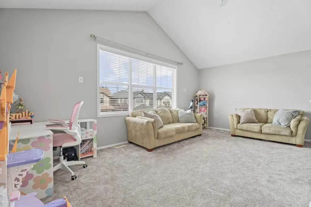 31 Brightondale Close SE Calgary AB T2Z 4M6