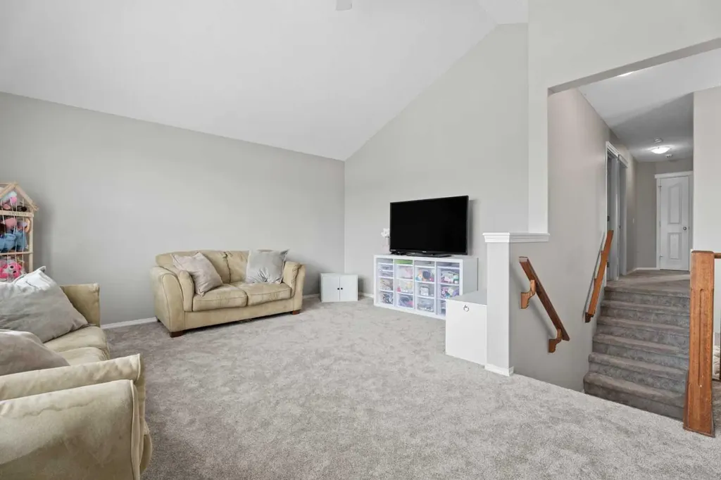 31 Brightondale Close SE Calgary AB T2Z 4M6