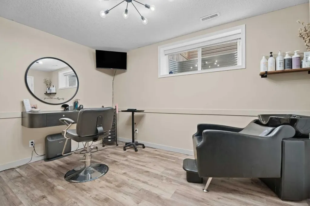 31 Brightondale Close SE Calgary AB T2Z 4M6