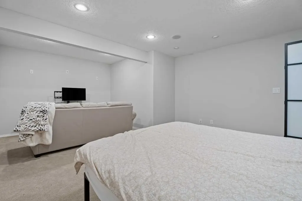 31 Brightondale Close SE Calgary AB T2Z 4M6
