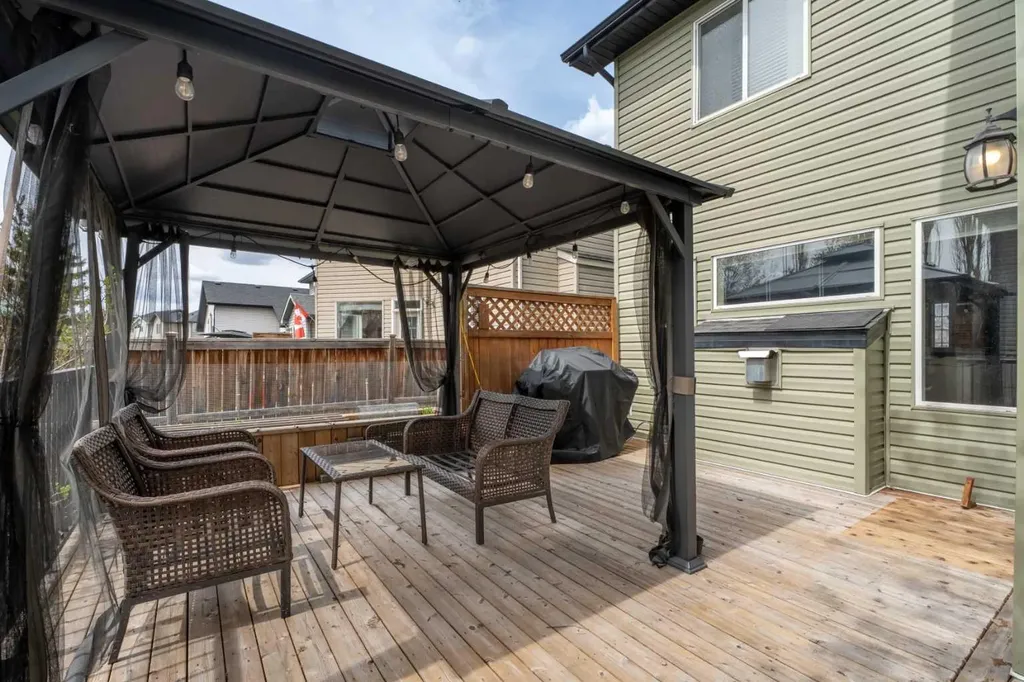 31 Brightondale Close SE Calgary AB T2Z 4M6