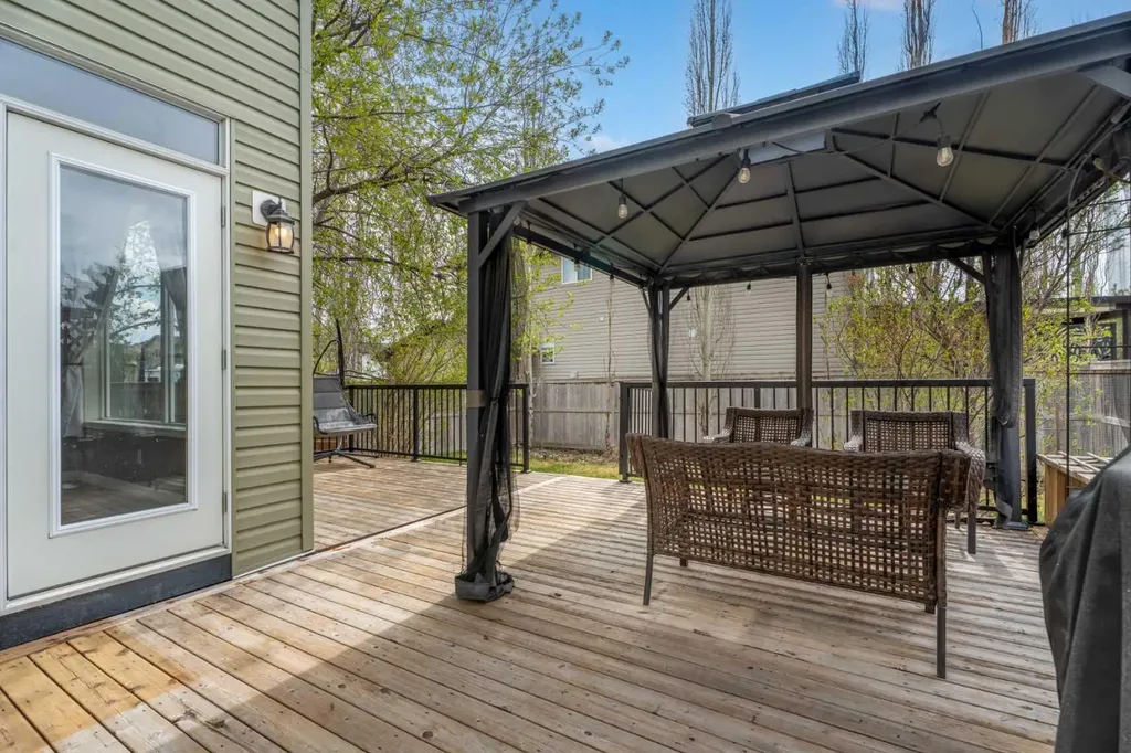 31 Brightondale Close SE Calgary AB T2Z 4M6