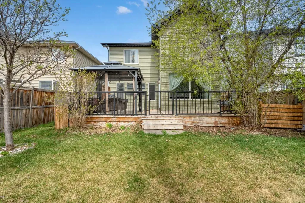 31 Brightondale Close SE Calgary AB T2Z 4M6