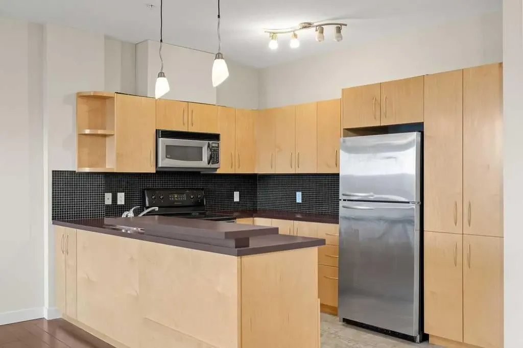 69 Springborough Court SW Calgary AB T3H 5V5