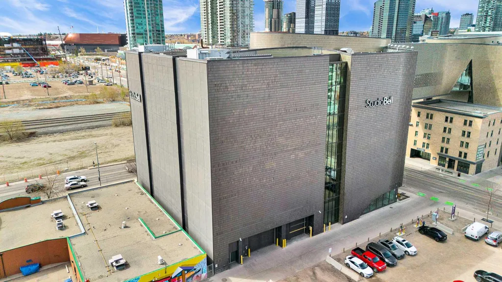 535 8 Avenue SE Calgary AB T2G 5S9