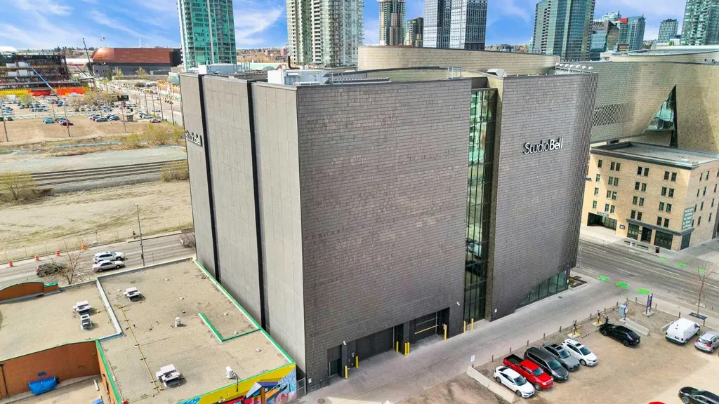 535 8 Avenue SE Calgary AB T2G 5S9