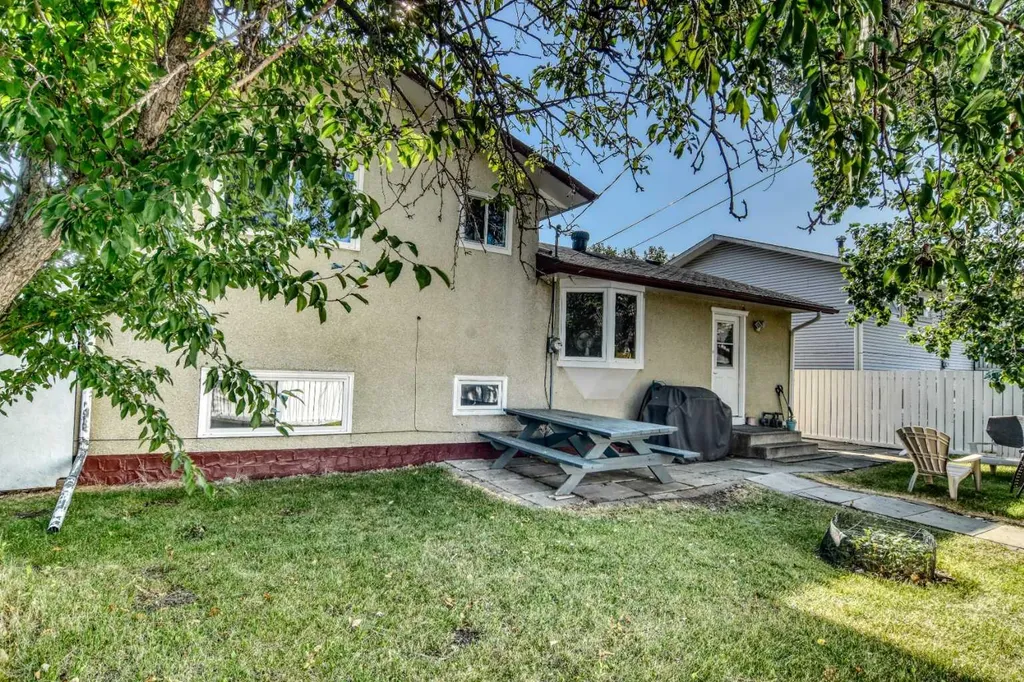 6151 Penworth Road SE Calgary AB T2A 4J9