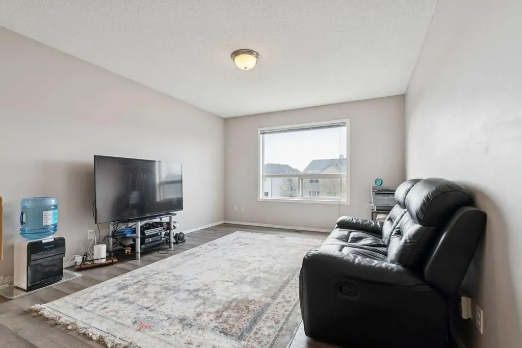 35 Saddletree Drive NE Calgary AB T3J 5C7