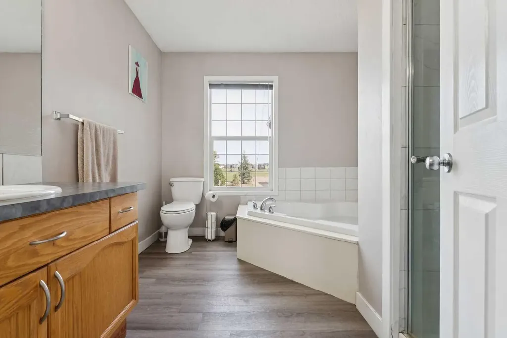 35 Saddletree Drive NE Calgary AB T3J 5C7