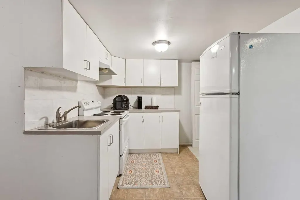 35 Saddletree Drive NE Calgary AB T3J 5C7