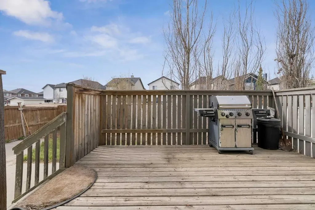 35 Saddletree Drive NE Calgary AB T3J 5C7