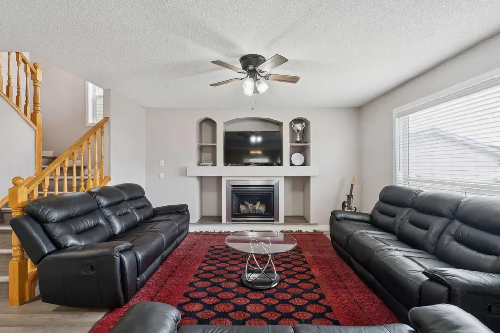 35 Saddletree Drive NE Calgary AB T3J 5C7