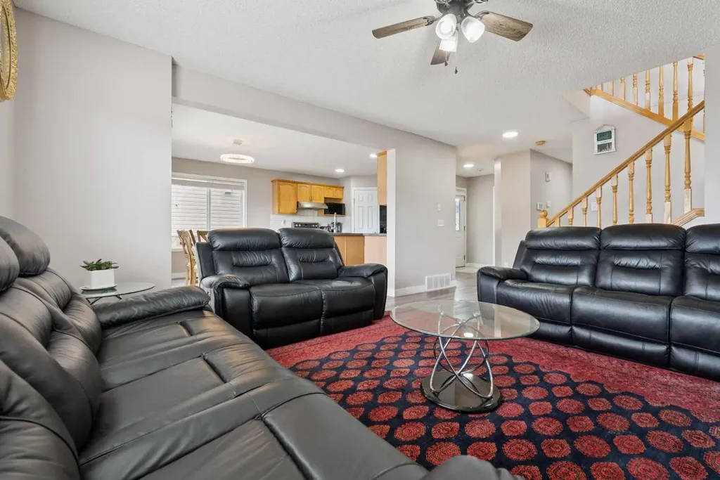 35 Saddletree Drive NE Calgary AB T3J 5C7
