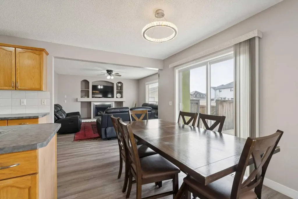 35 Saddletree Drive NE Calgary AB T3J 5C7
