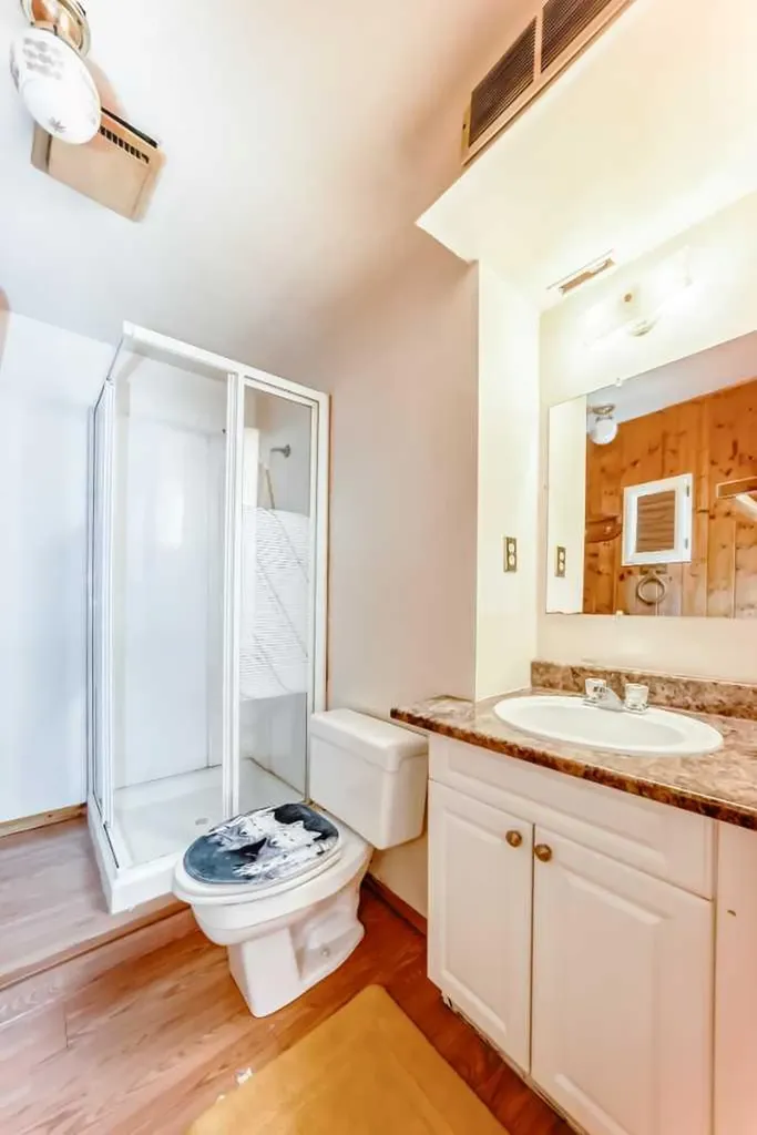 43 Mckenna Way SE Calgary AB T2Z 1X4