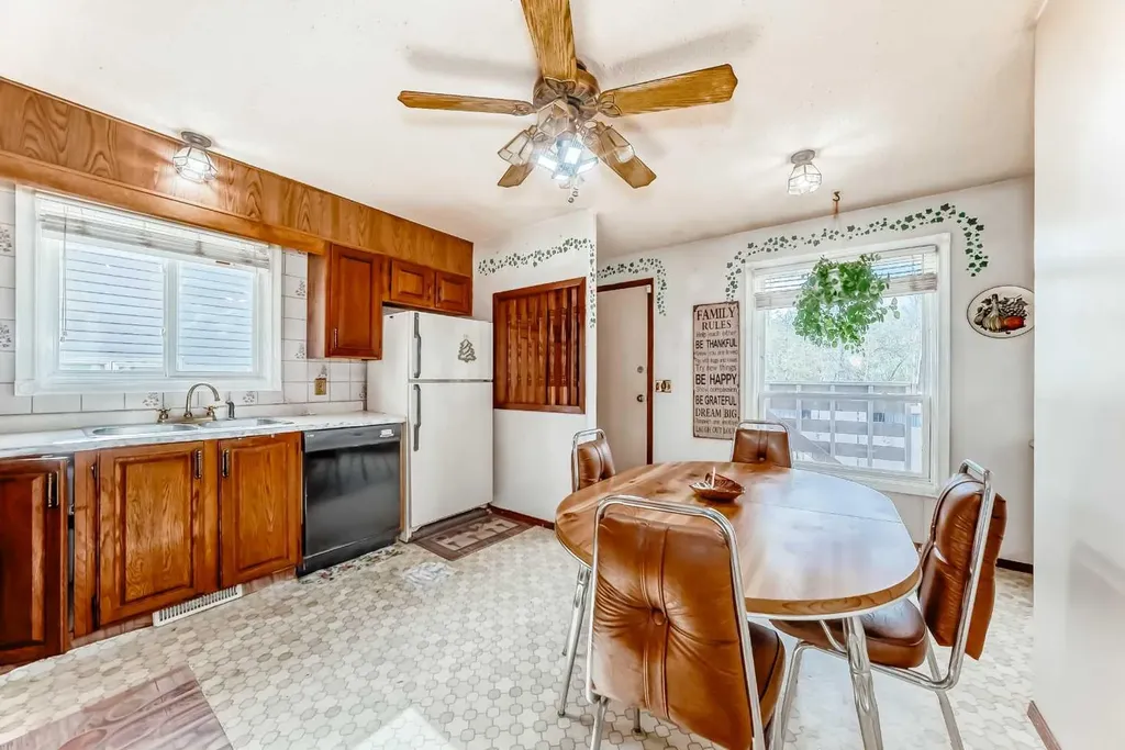 43 Mckenna Way SE Calgary AB T2Z 1X4