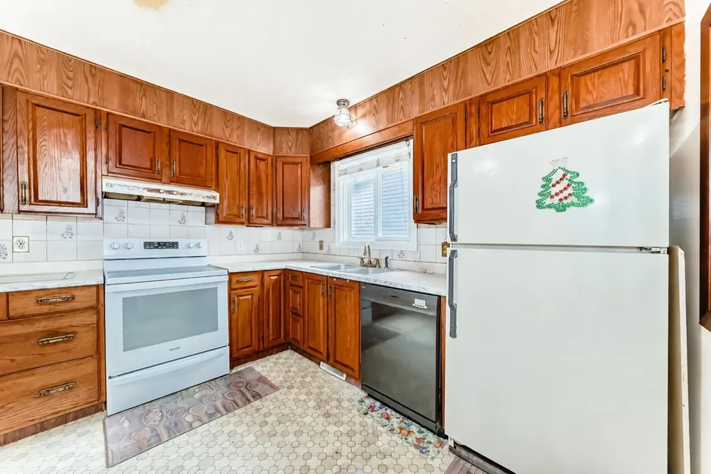 43 Mckenna Way SE Calgary AB T2Z 1X4