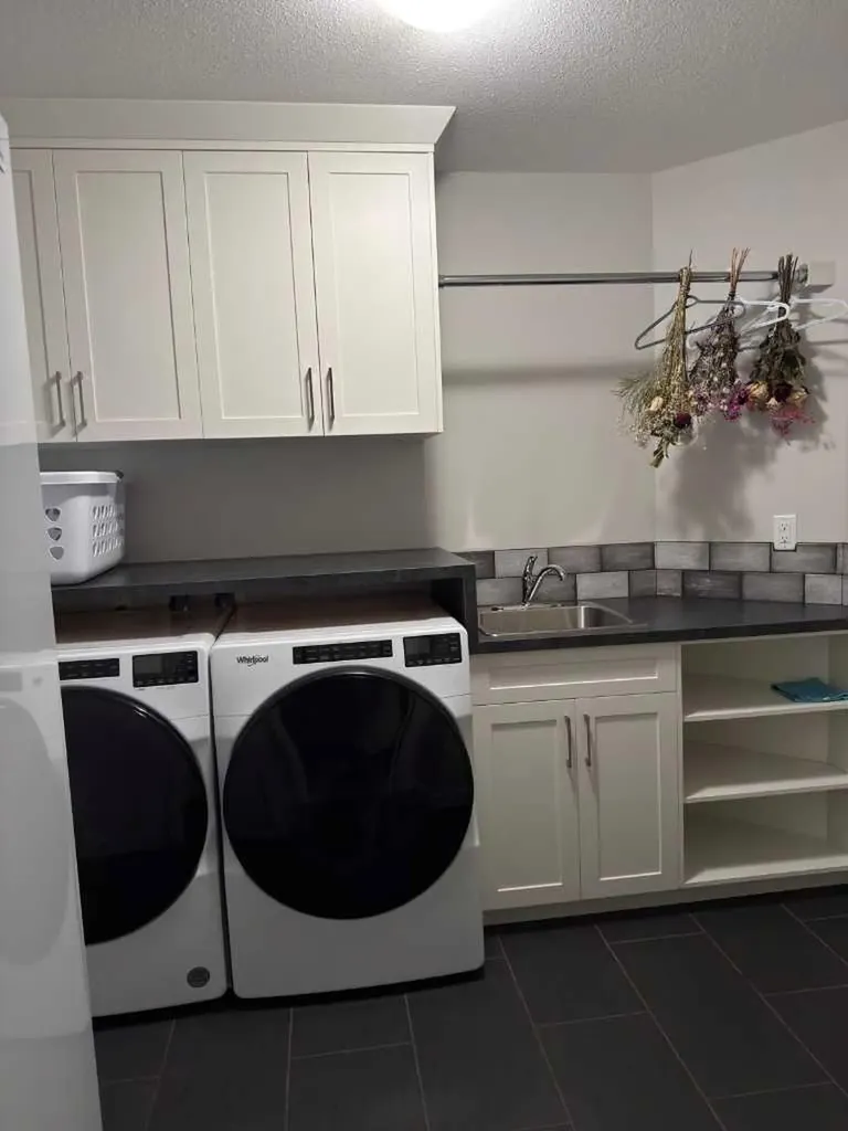 807 Sunset Place Picture Butte AB T0K 1V0