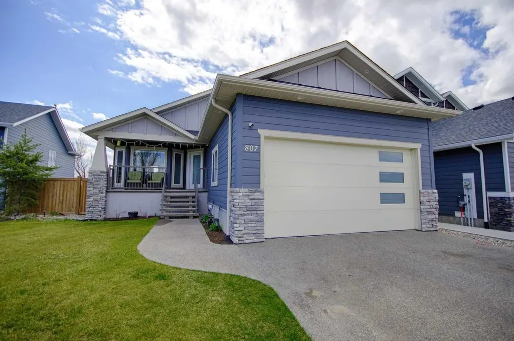 807 Sunset Place Picture Butte AB T0K 1V0