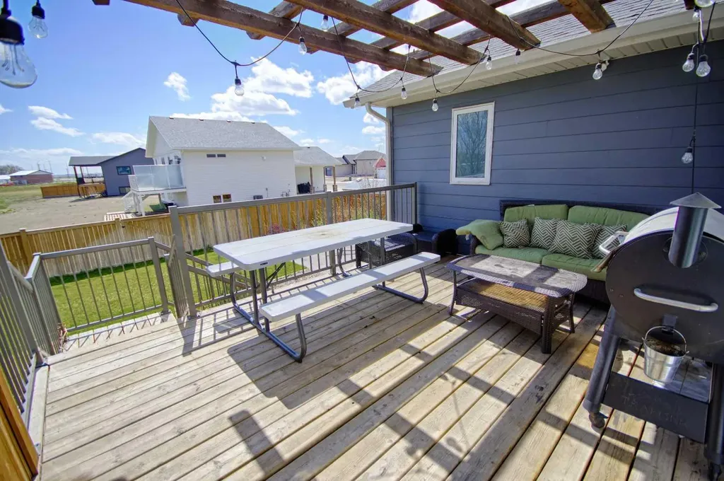 807 Sunset Place Picture Butte AB T0K 1V0