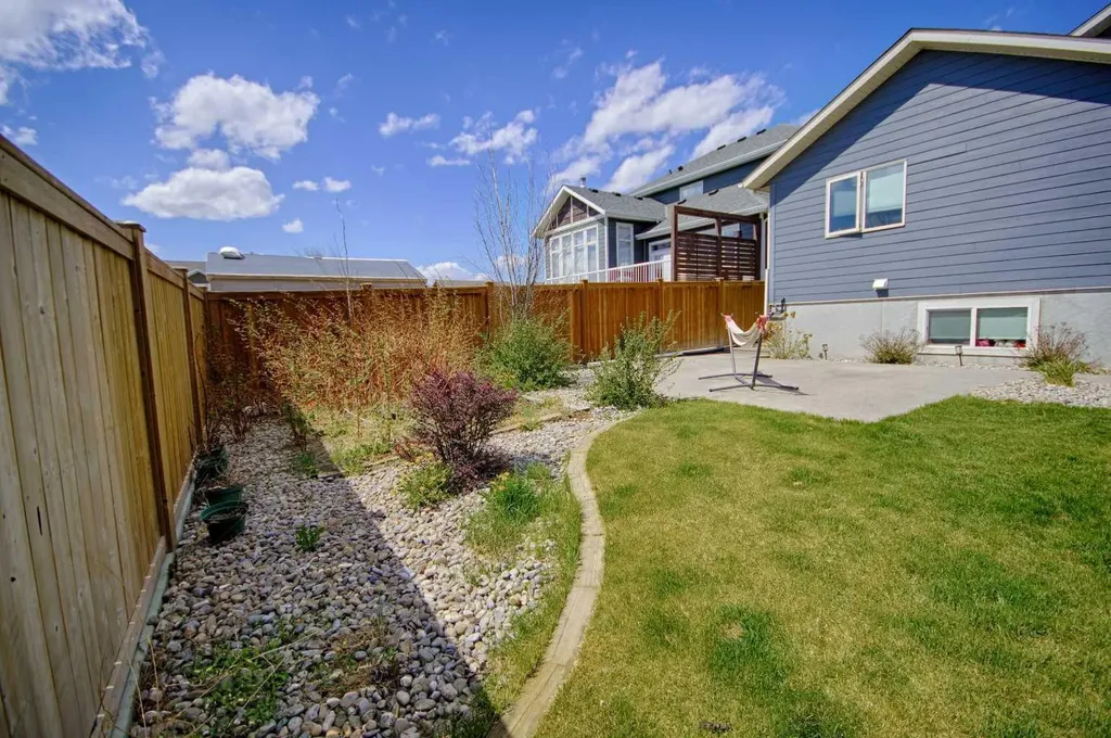 807 Sunset Place Picture Butte AB T0K 1V0