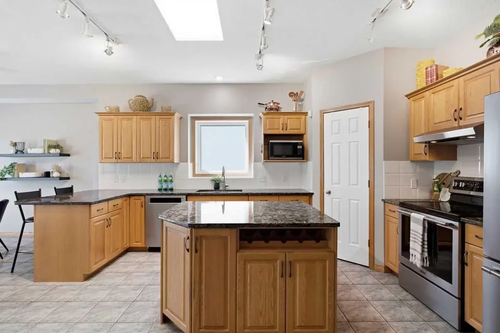 545 Rocky Ridge Bay NW Calgary AB T3G 4E7