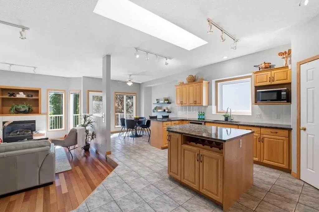 545 Rocky Ridge Bay NW Calgary AB T3G 4E7