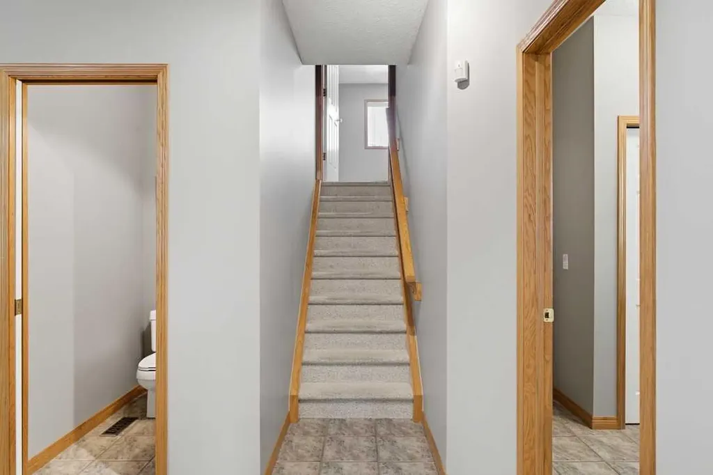 545 Rocky Ridge Bay NW Calgary AB T3G 4E7
