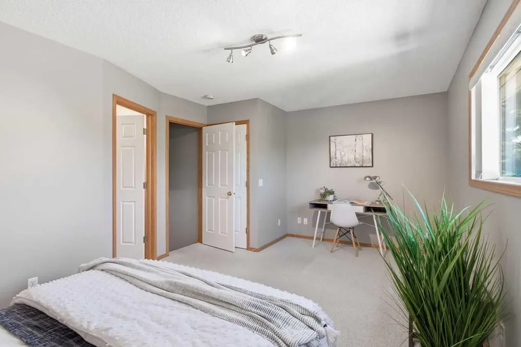 545 Rocky Ridge Bay NW Calgary AB T3G 4E7