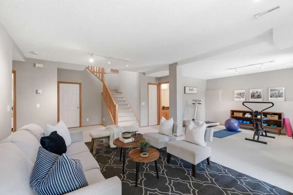 545 Rocky Ridge Bay NW Calgary AB T3G 4E7
