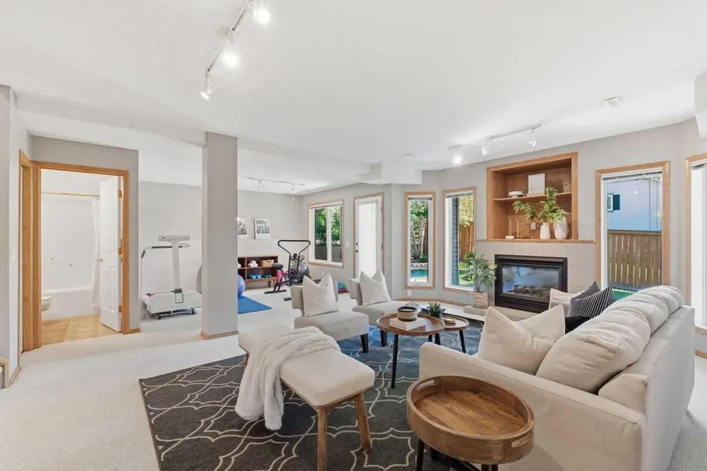 545 Rocky Ridge Bay NW Calgary AB T3G 4E7
