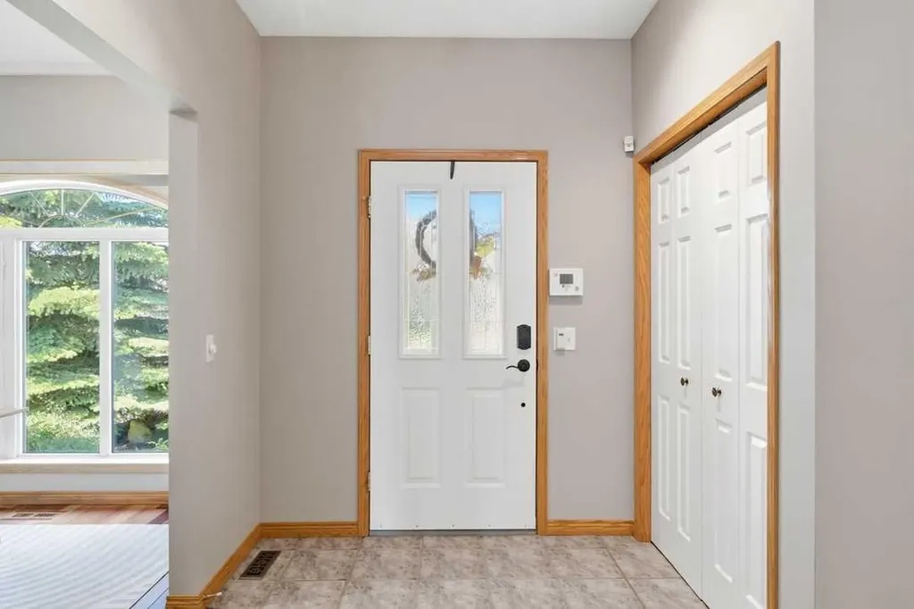 545 Rocky Ridge Bay NW Calgary AB T3G 4E7