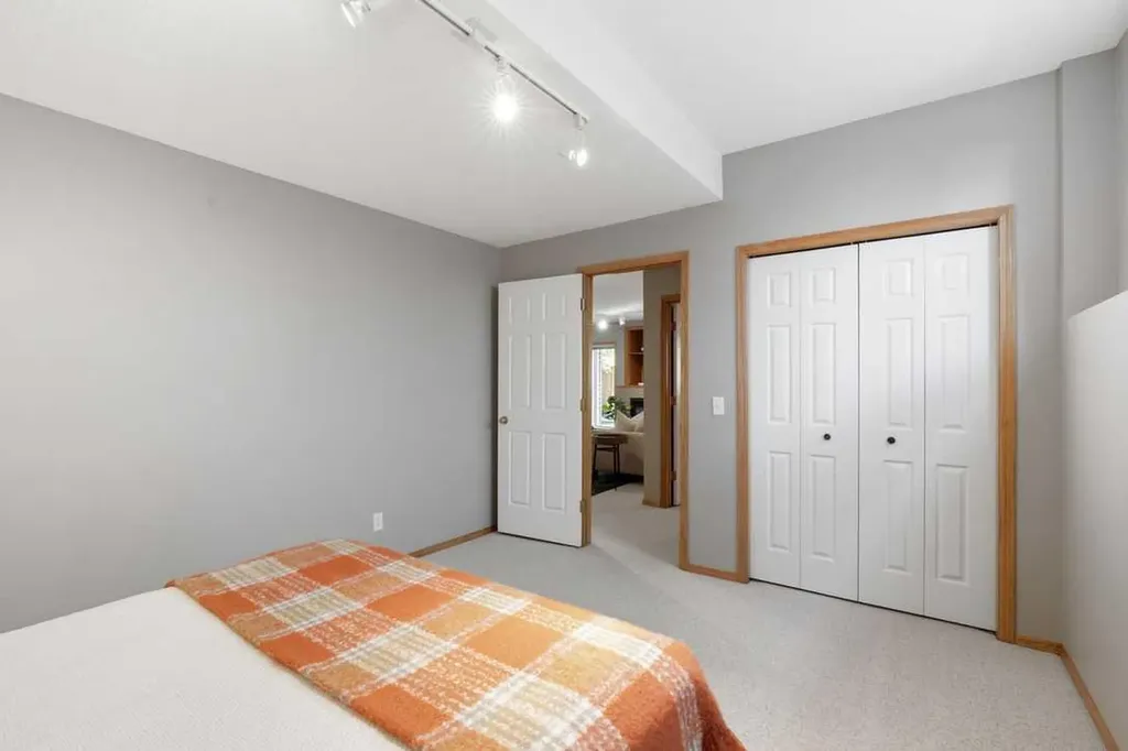 545 Rocky Ridge Bay NW Calgary AB T3G 4E7