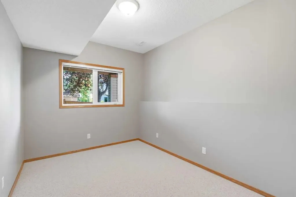 545 Rocky Ridge Bay NW Calgary AB T3G 4E7