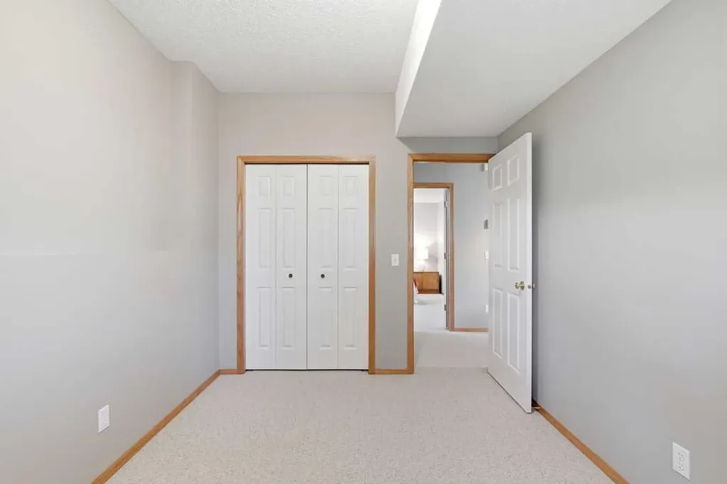 545 Rocky Ridge Bay NW Calgary AB T3G 4E7