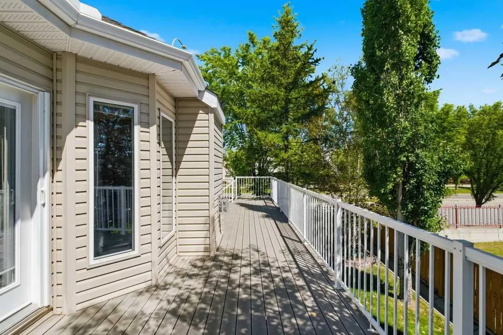 545 Rocky Ridge Bay NW Calgary AB T3G 4E7