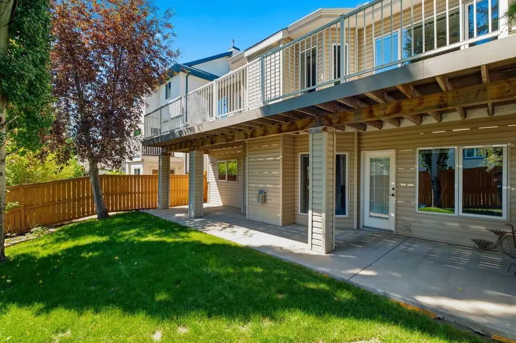 545 Rocky Ridge Bay NW Calgary AB T3G 4E7
