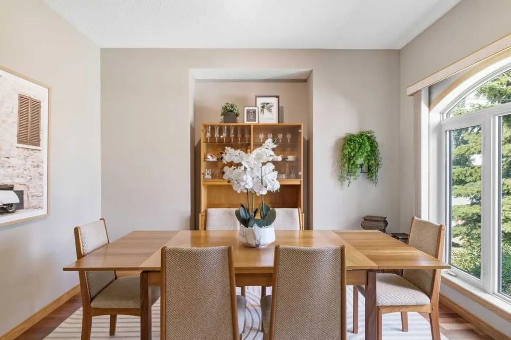 545 Rocky Ridge Bay NW Calgary AB T3G 4E7