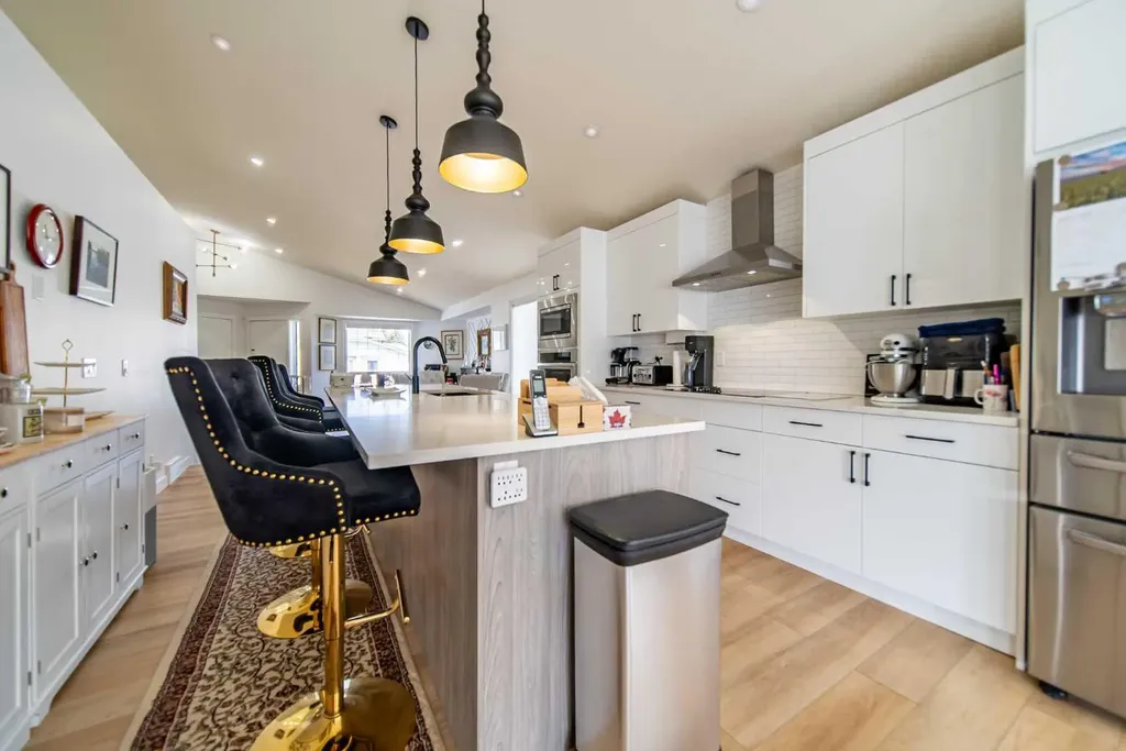 9 Scripps Landing NW Calgary AB T3L1V9