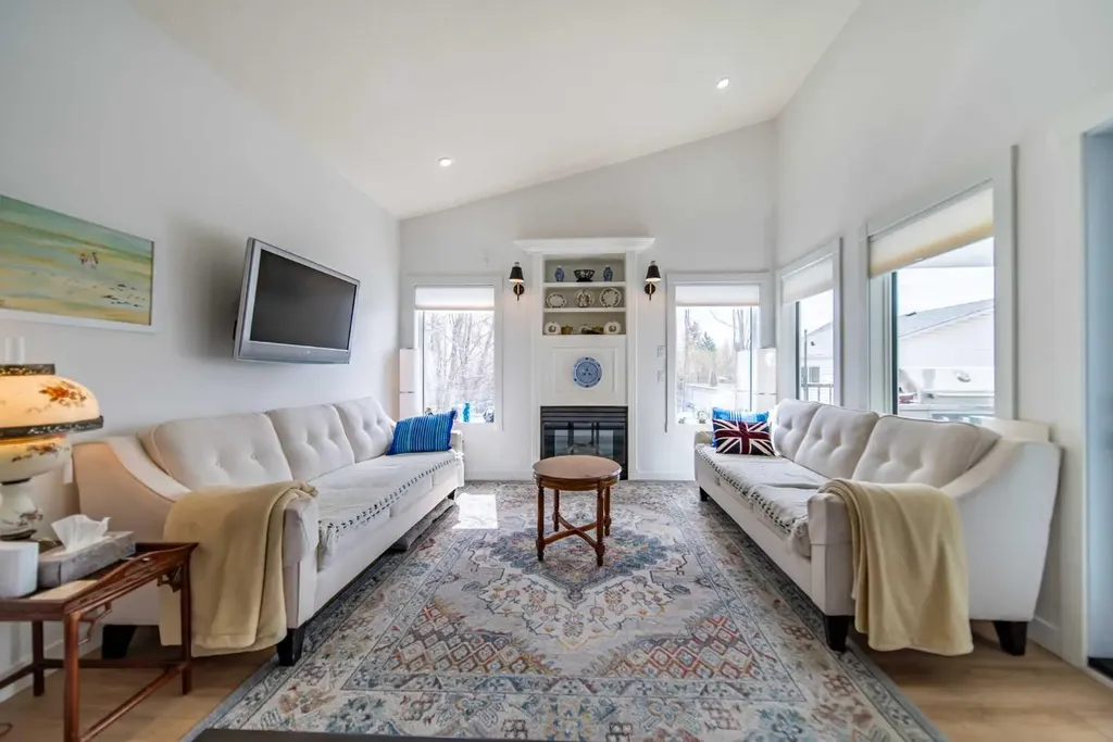 9 Scripps Landing NW Calgary AB T3L1V9