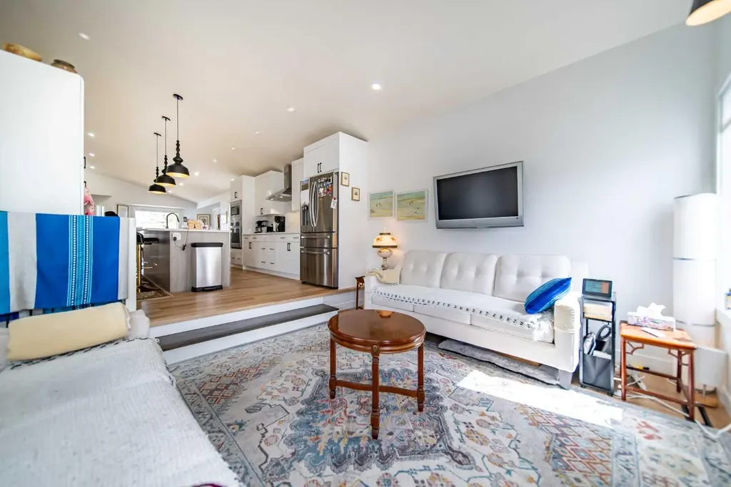 9 Scripps Landing NW Calgary AB T3L1V9