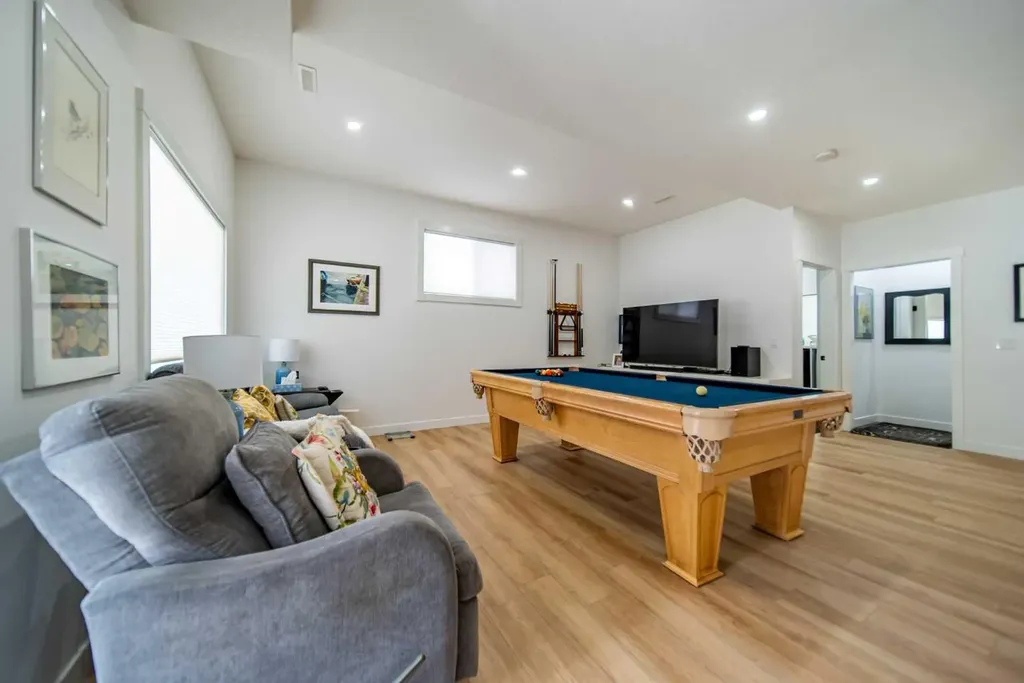 9 Scripps Landing NW Calgary AB T3L1V9