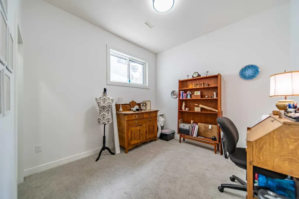 9 Scripps Landing NW Calgary AB T3L1V9