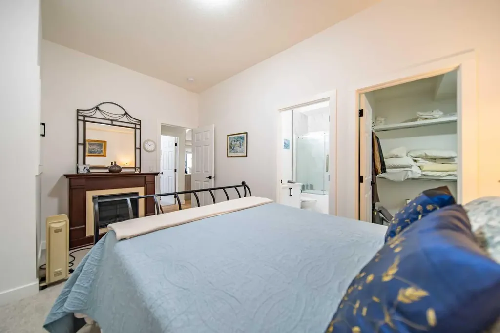 9 Scripps Landing NW Calgary AB T3L1V9